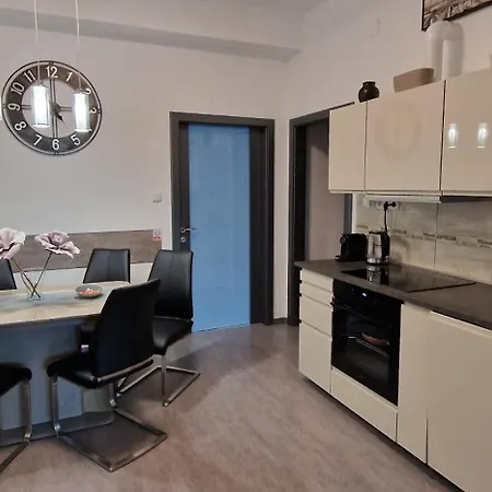 Lejlighed Extra Sok Szobas Apartman Kozpontjaban *