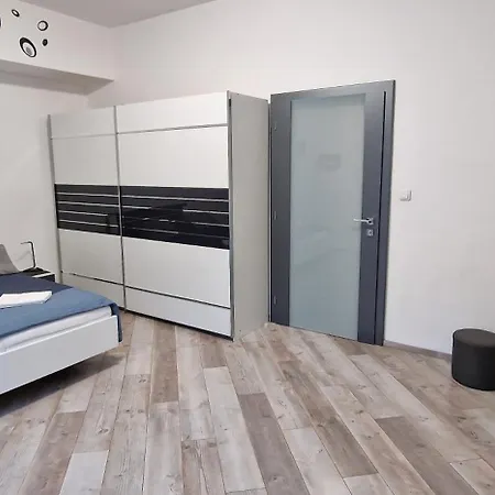 Extra Sok Szobas Apartman Kozpontjaban Budapest